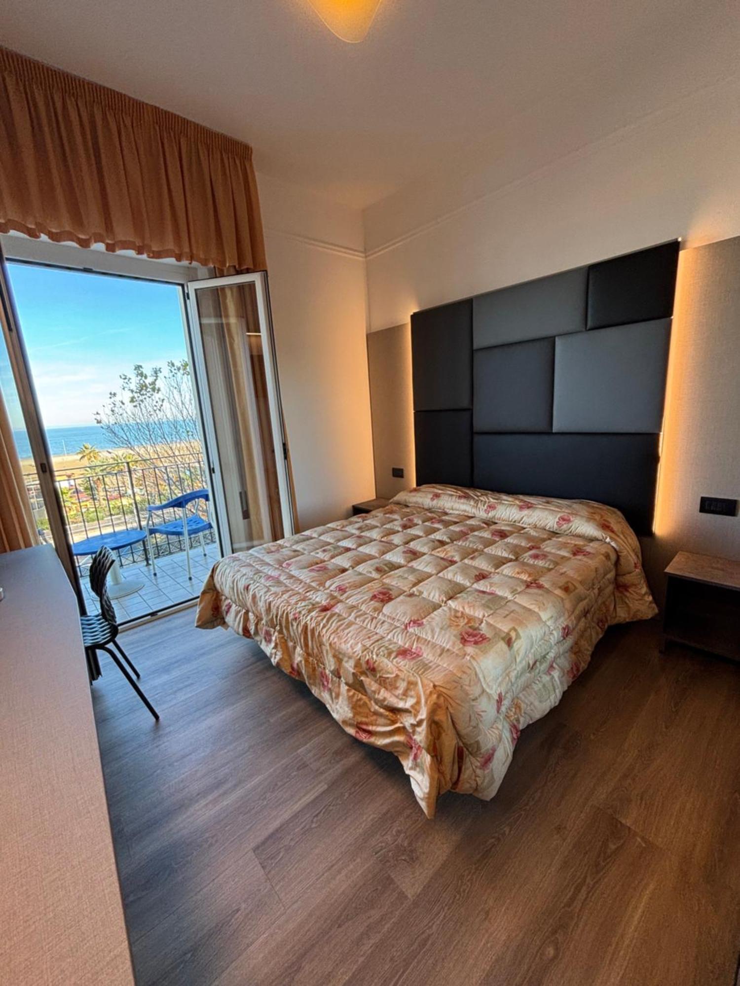 Hotel Cobalto Rimini Eksteriør billede